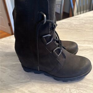 Sorel Joan of Arctic Wedge Ankle Boots euc size 7